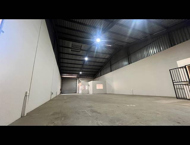 1,193M² WAREHOUSE TO LET IN WALTLOO